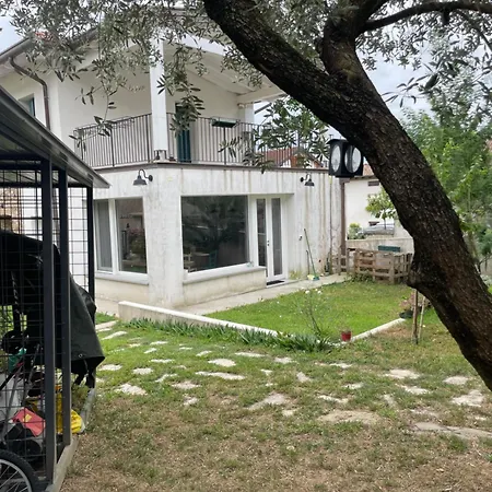 Couette-café La Marjolaine Di Ale E Madda